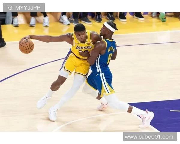 2021年勇士与湖人激战回顾:篮球场上的巅峰对决与精彩瞬间分析