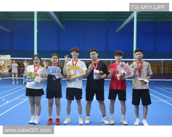 羽毛球盛宴:深入了解重庆羽毛球队的比赛策略与经验分享 羽毛球盛宴:深入了解重庆羽毛球队的比赛策略与经验分享