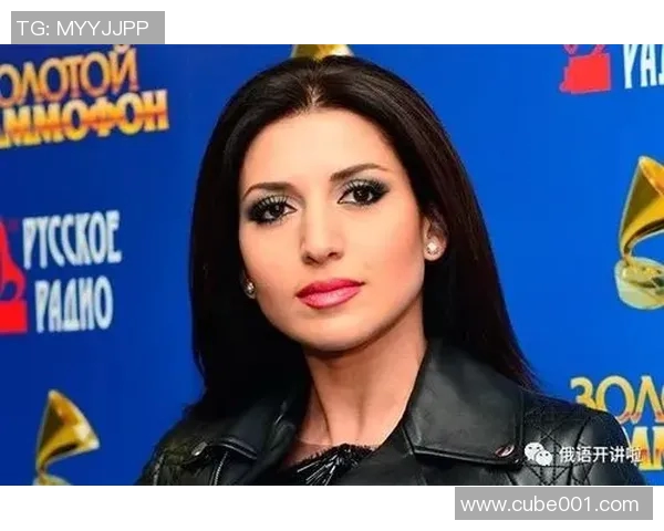 足球明星的音乐之路与经典歌曲的英文翻译探讨